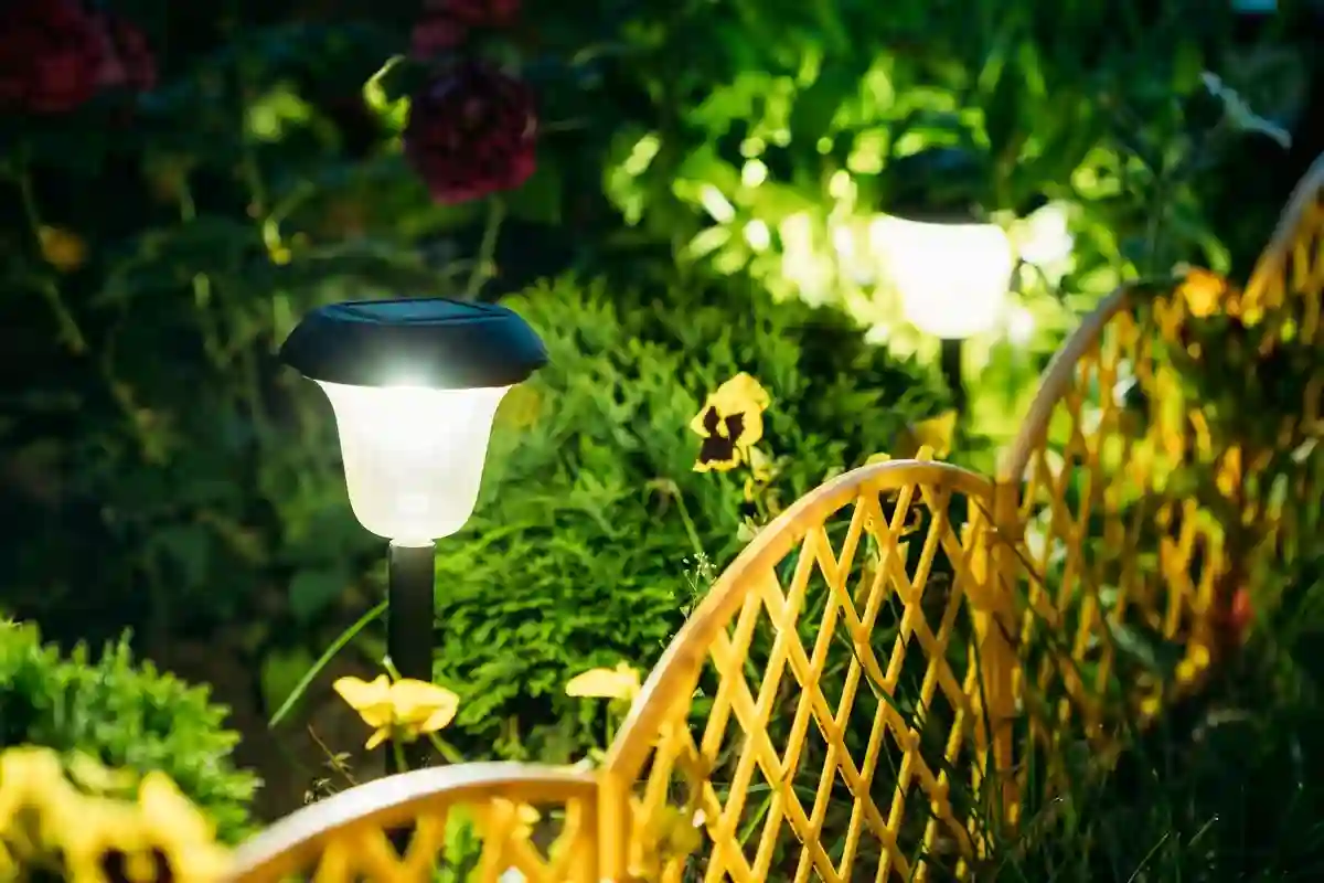 Aurinkokennovalot kestämään pidempään – täydellinen opas huoltoon ja puhdistukseen