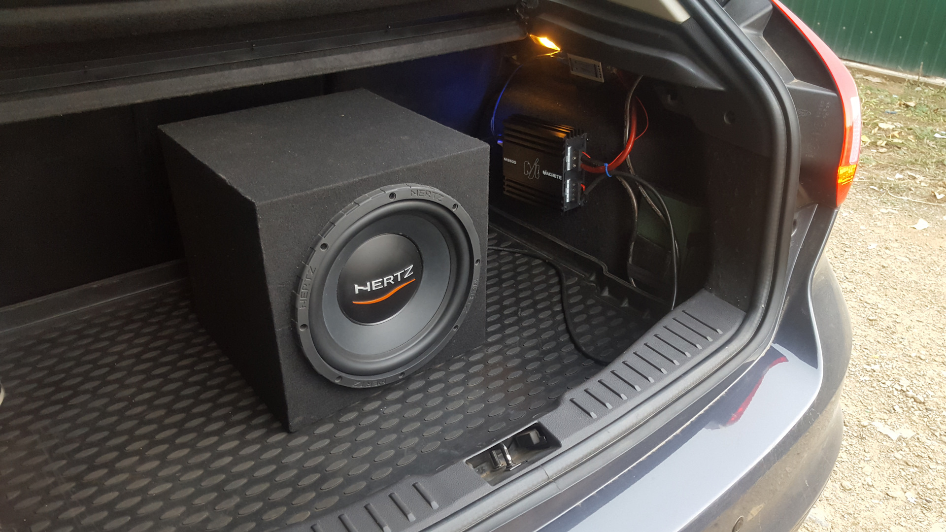 Autosubwoofer: Kuinka valita täydellinen basso autoosi