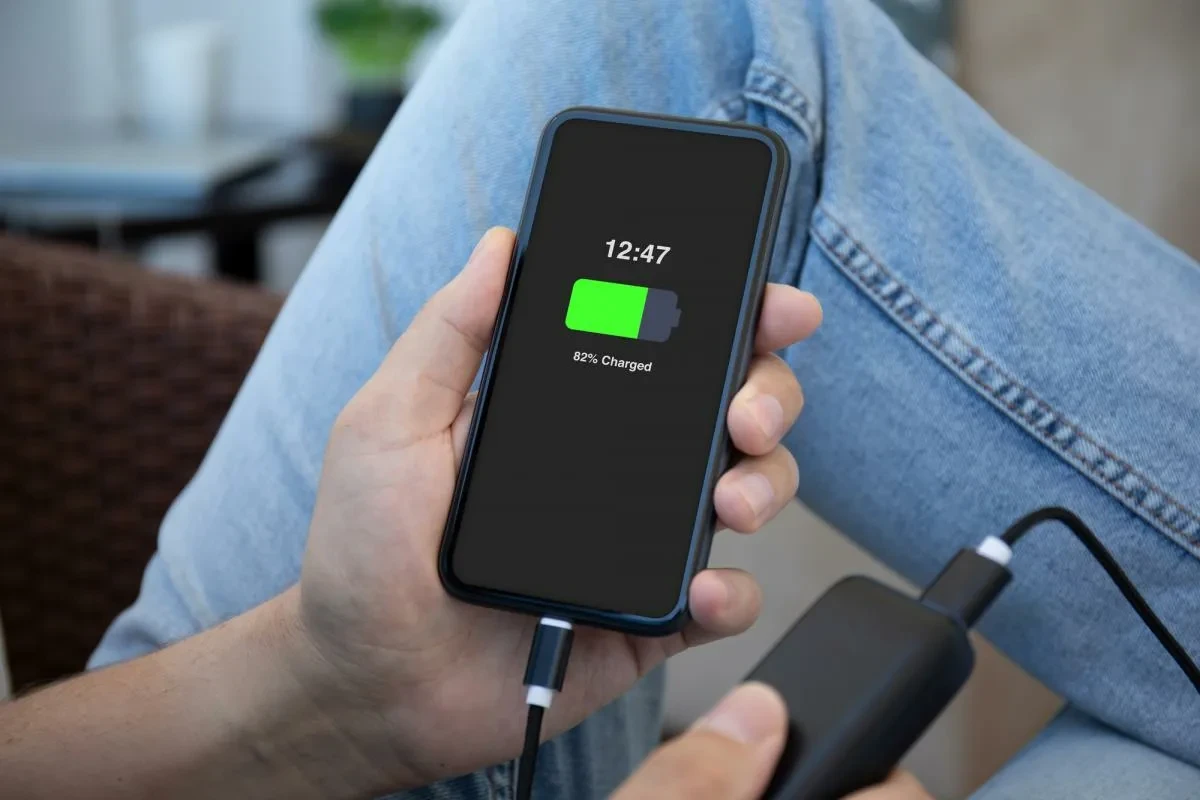 Pitääkö iPhone 16:n hidas lataus korjata: Näin saat puhelimesi lataamaan nopeammin
