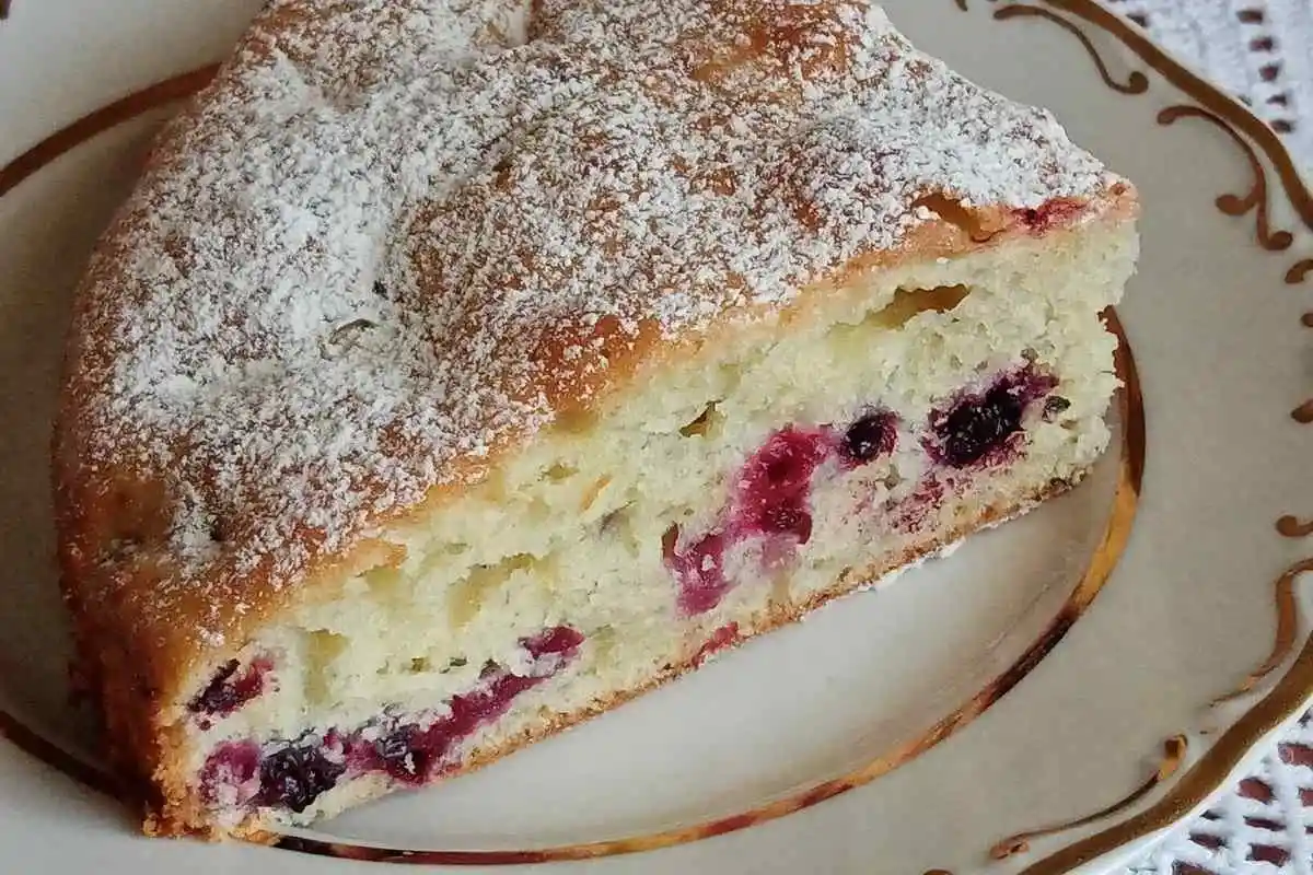 Sekoita ja uuniin: Helppo ja herkullinen kefiiripiirakka
