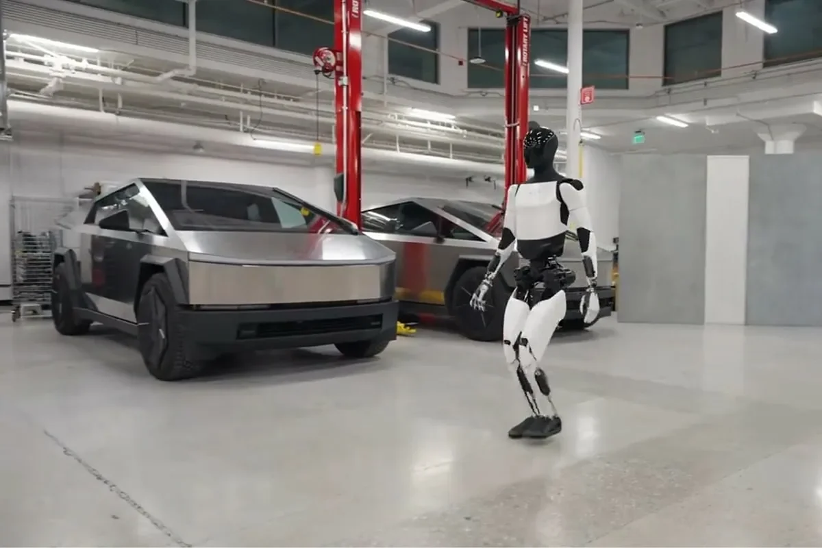 Teslan humanoidirobottien kehitys on herättänyt valtavaa kiinnostusta teknologiamaailmassa. Optimus-robottien on tarkoitus muuttaa tapa, jolla työskentelemme, elämme ja hoidamme arjen askareita, mutta viimeisimmät tiedot osoittavat, että niiden tuotanto ei etene odotetulla vauhdilla. Tässä artikkelissa sukellamme syvälle Teslan robottien nykytilaan, niiden kehityshaasteisiin ja siihen, mitä tulevaisuus voi tuoda mukanaan. Valmistaudu inspiroitumaan teknologian mahdollisuuksista ja pohtimaan, milloin Teslan robotit todella valloittavat maailman!