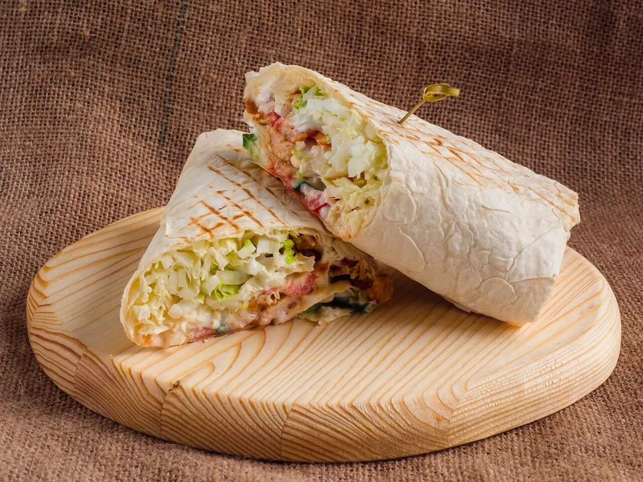 Kuinka valmistaa herkullinen shawarma kotona 15 minuutissa