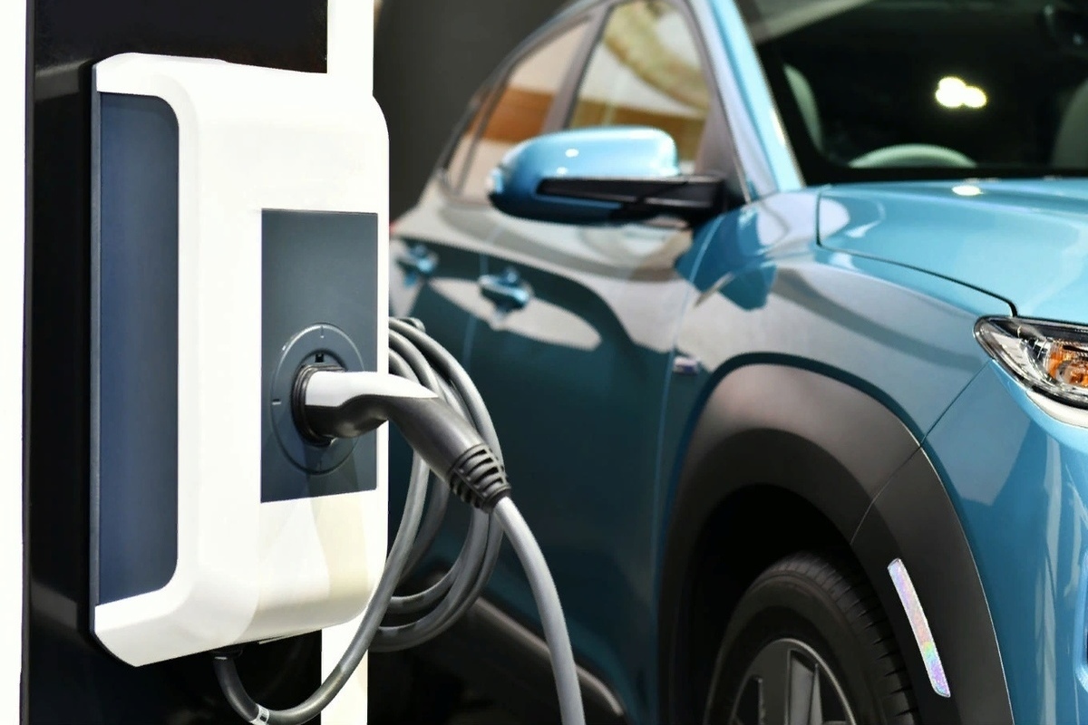 Sähköauto 0 % akulla: Voiko ajaa ja kuinka pitkälle?
