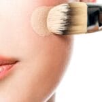 Kuinka levittää meikkivoidetta täydellisesti: Sienet, siveltimet ja salaisuudet luonnolliseen lopputulokseen