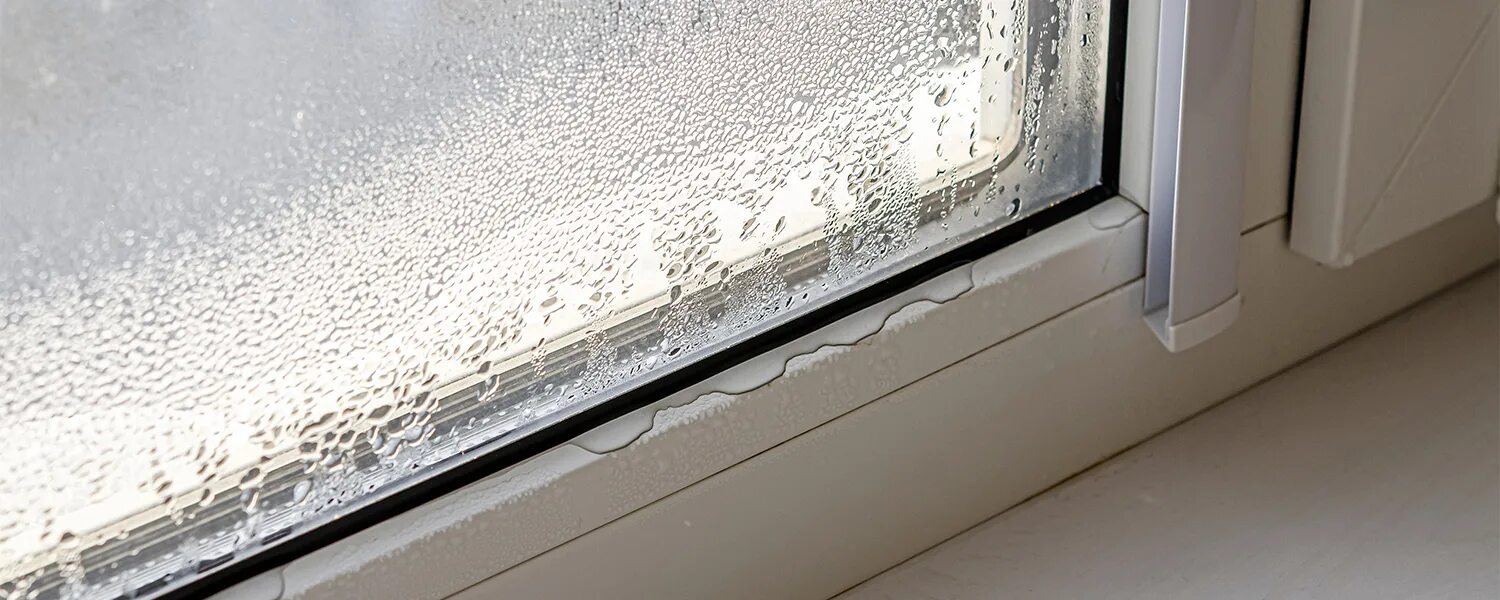 Mikä aiheuttaa ikkunoiden huurtumisen? Näin selätät kondenssin syyt