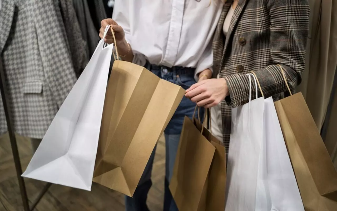 Miksi emme voi lopettaa impulsiivista ostamista: Tarpeettomien tavaroiden lumo