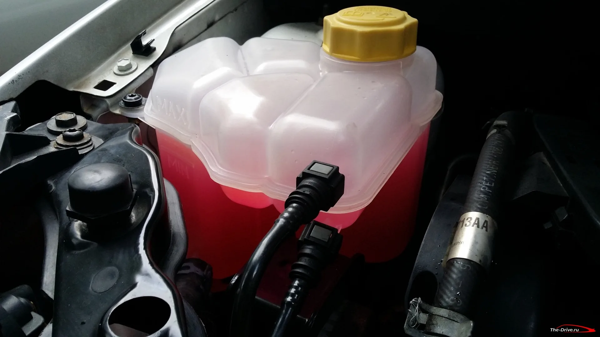 Musta jäähdytysneste: Moottorin vian pelottava oire