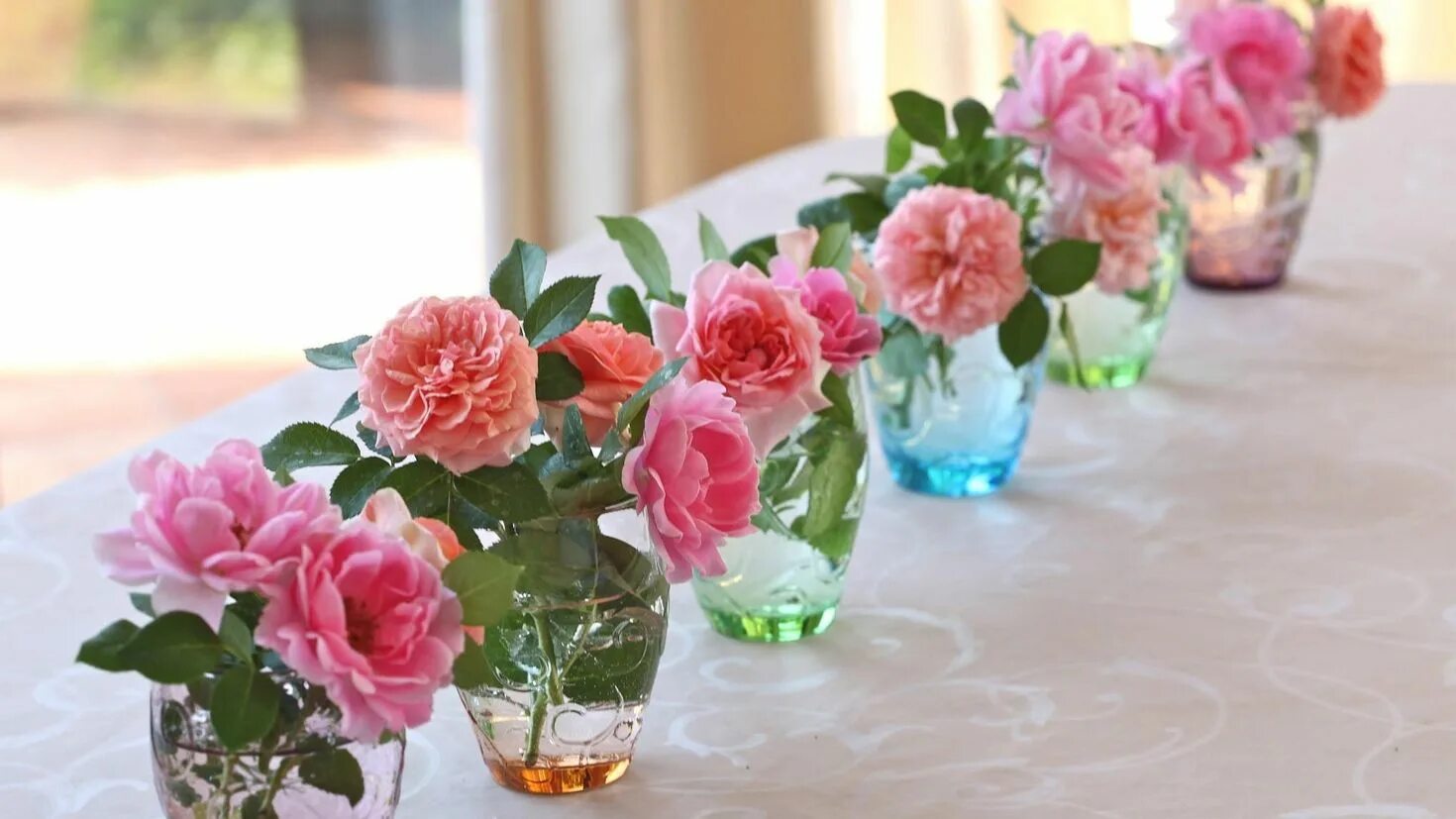 Kuinka pitää ruusut tuoreina kaksi viikkoa