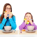 4 pöytätapojen sääntöä, jotka lapselle kannattaa opettaa ensimmäisinä