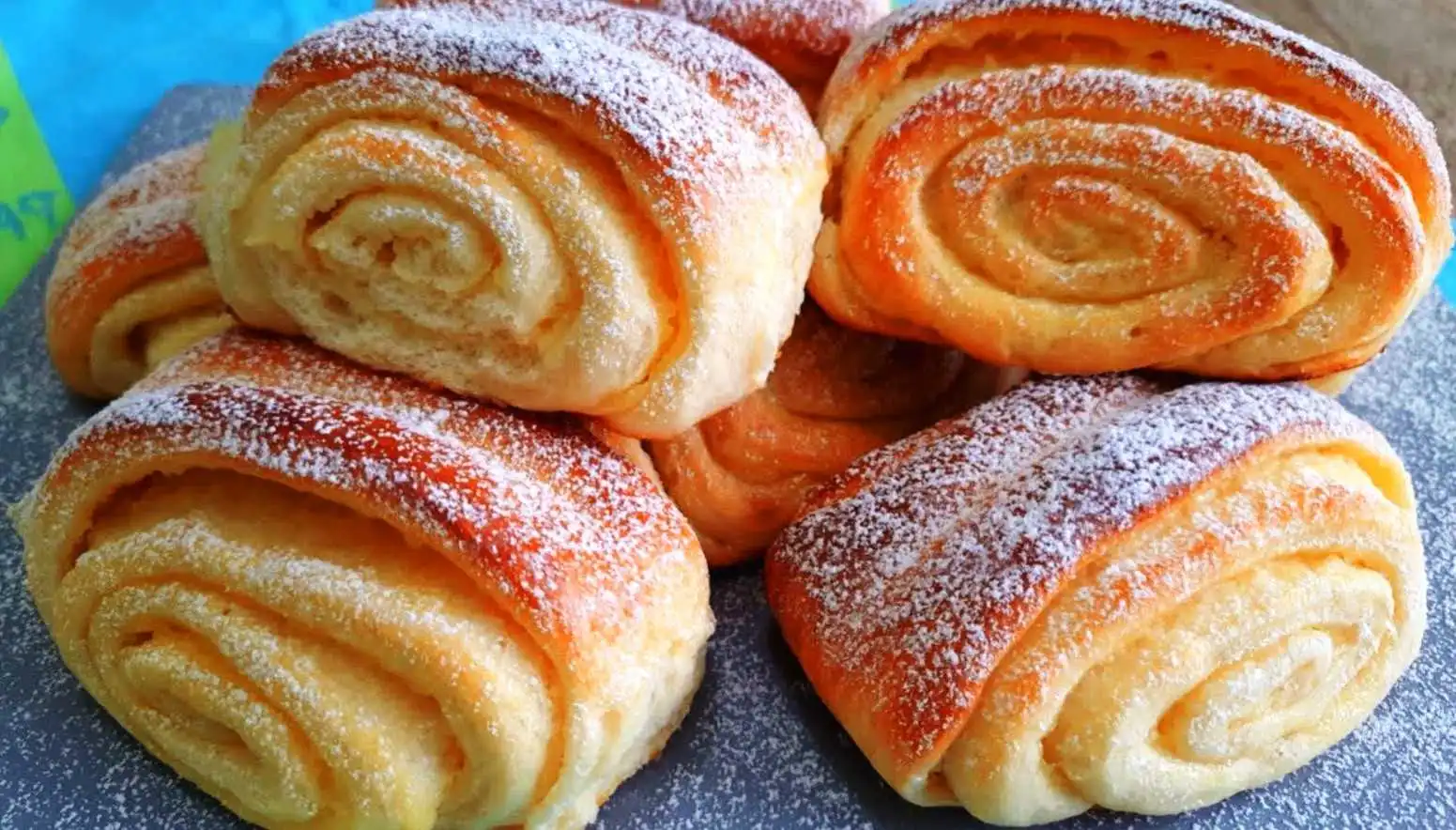 Leivonnaisia teelle – täyte ei ole väliä, mutta omenat ovat parhaita!