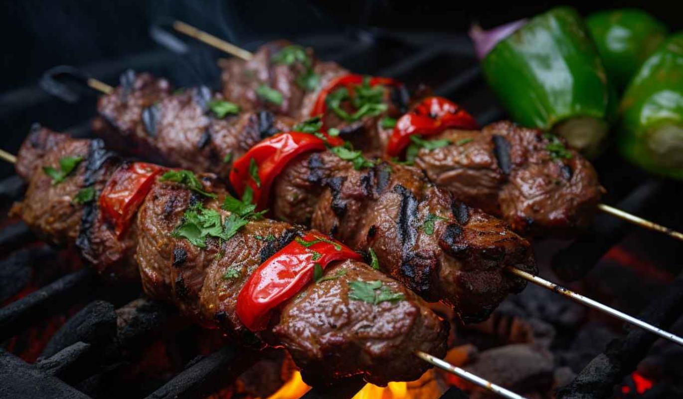 Shashlikin valmistus. Näin saat täydellisen mehevän grilliherkun