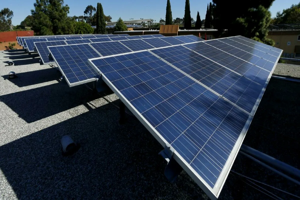 Teslan aurinkopaneelit: Yritys palaa aurinkoenergiabisnekseen ja lanseeraa uuden mallin Yhdysvalloissa