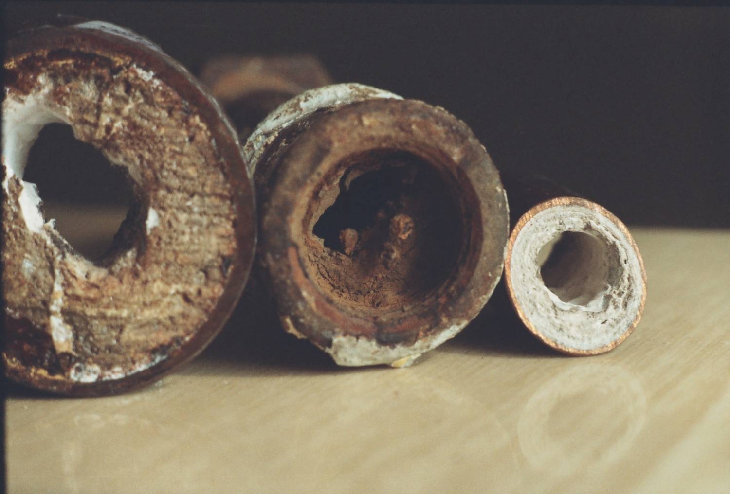 Kuinka avata tukkeutuneet putket: Helppoja ja tehokkaita niksejä