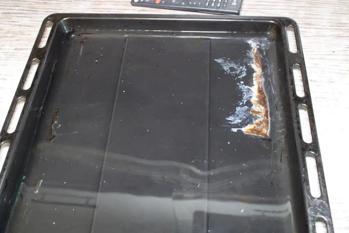 Uunipellit: Virhe, jota teet niiden puhdistuksessa ja tuhoat ne