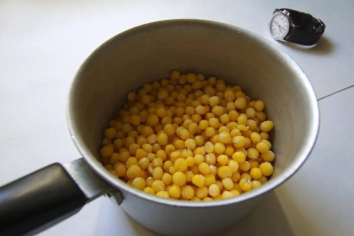 Hernekeiton bastonkeja: rapeita proteiinipommeja, jotka maistuvat paremmilta kuin mikään eineksistä