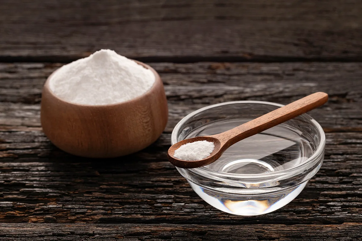 Näin irrotat kaikki tarrat ja liimajäljet jääkaapista sekä muista kodinkoneista – täydellinen opas, joka palauttaa laitteet kuin uusiksi