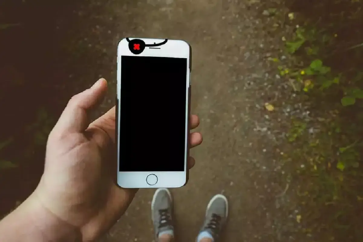 Harva tajuaa tätä vielä tänään: siksi puhelimen etukamera pitää teipata umpeen juuri nyt, ennen kuin on myöhäistä