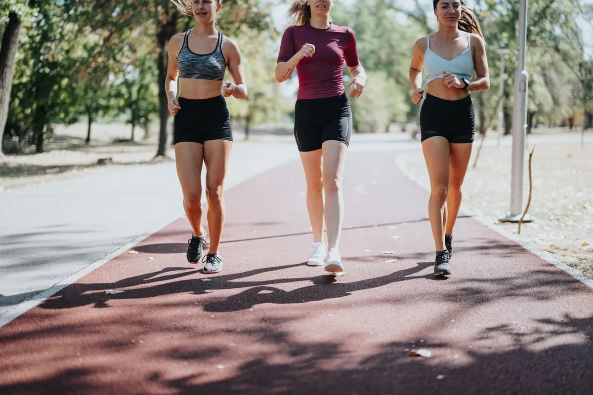 Kävely ja rasvanpoltto: miksi arkiliike on yksi tehokkaimmista tavoista vähentää kehon rasvaa