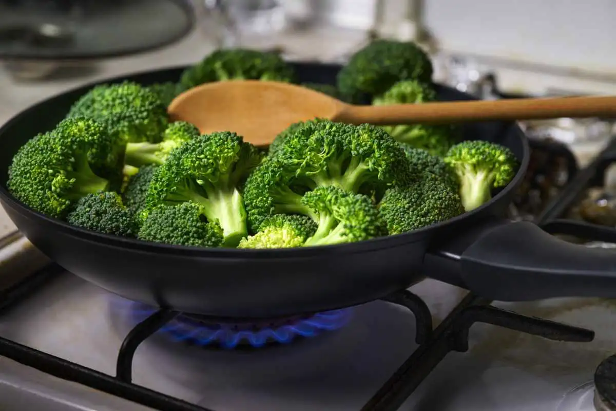 Parsakaali ja kukkakaali ilman keittämistä – täydellinen tapa saada ne maistumaan vastustamattoman hyviltä joka ikinen kerta