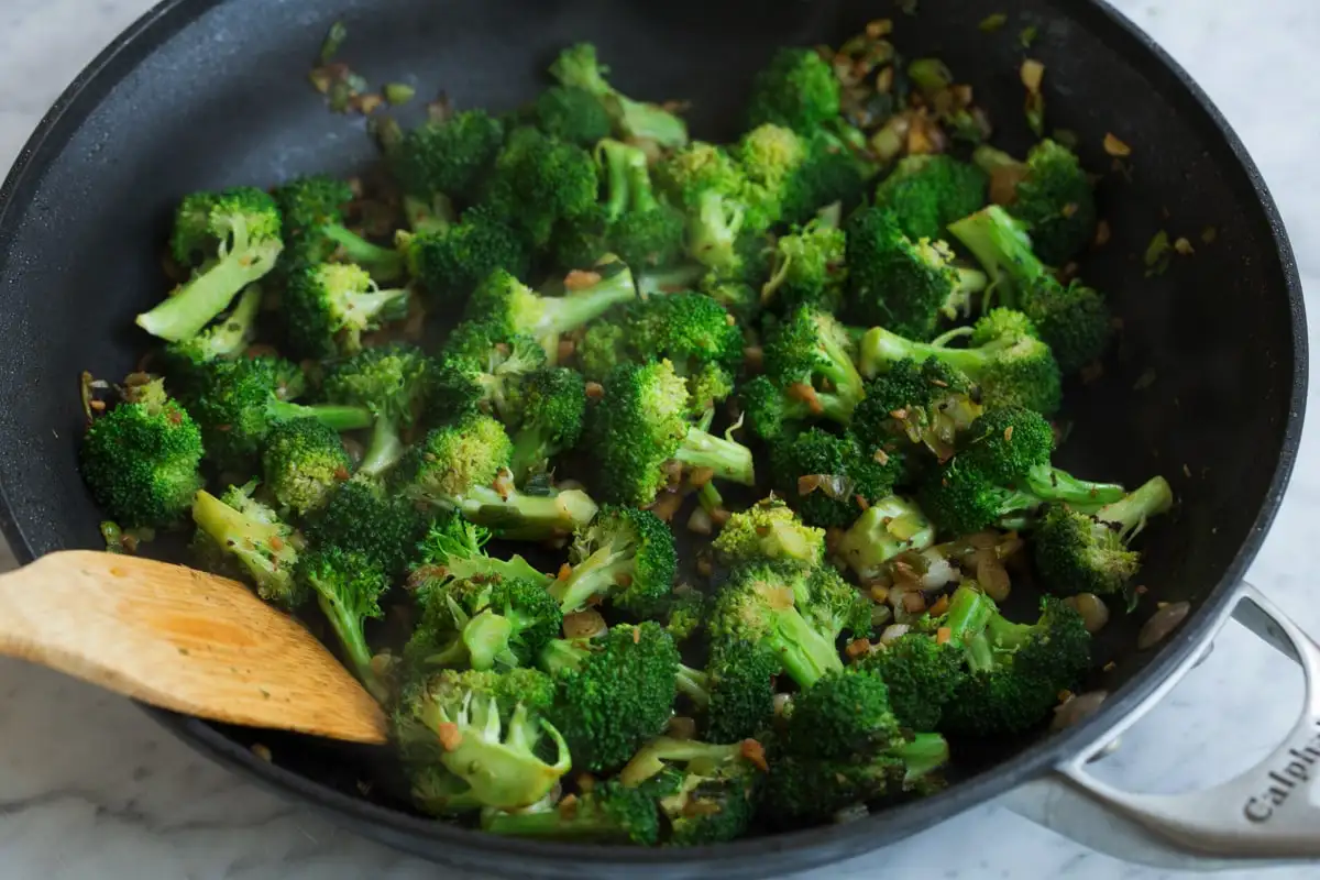 Parsakaali ja kukkakaali ilman keittämistä – täydellinen tapa saada ne maistumaan vastustamattoman hyviltä joka ikinen kerta