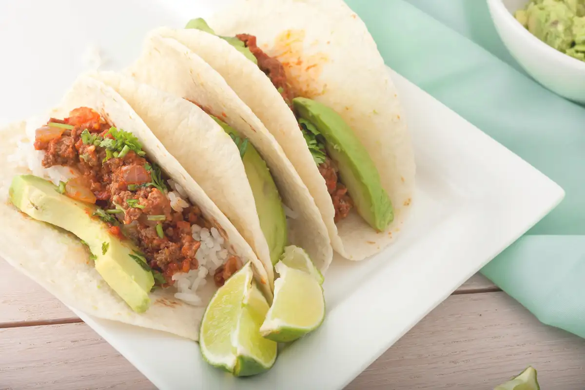 Älä heitä ylijäänyttä riisiä – valmista tästä herkullisia riisitacoja koko perheelle