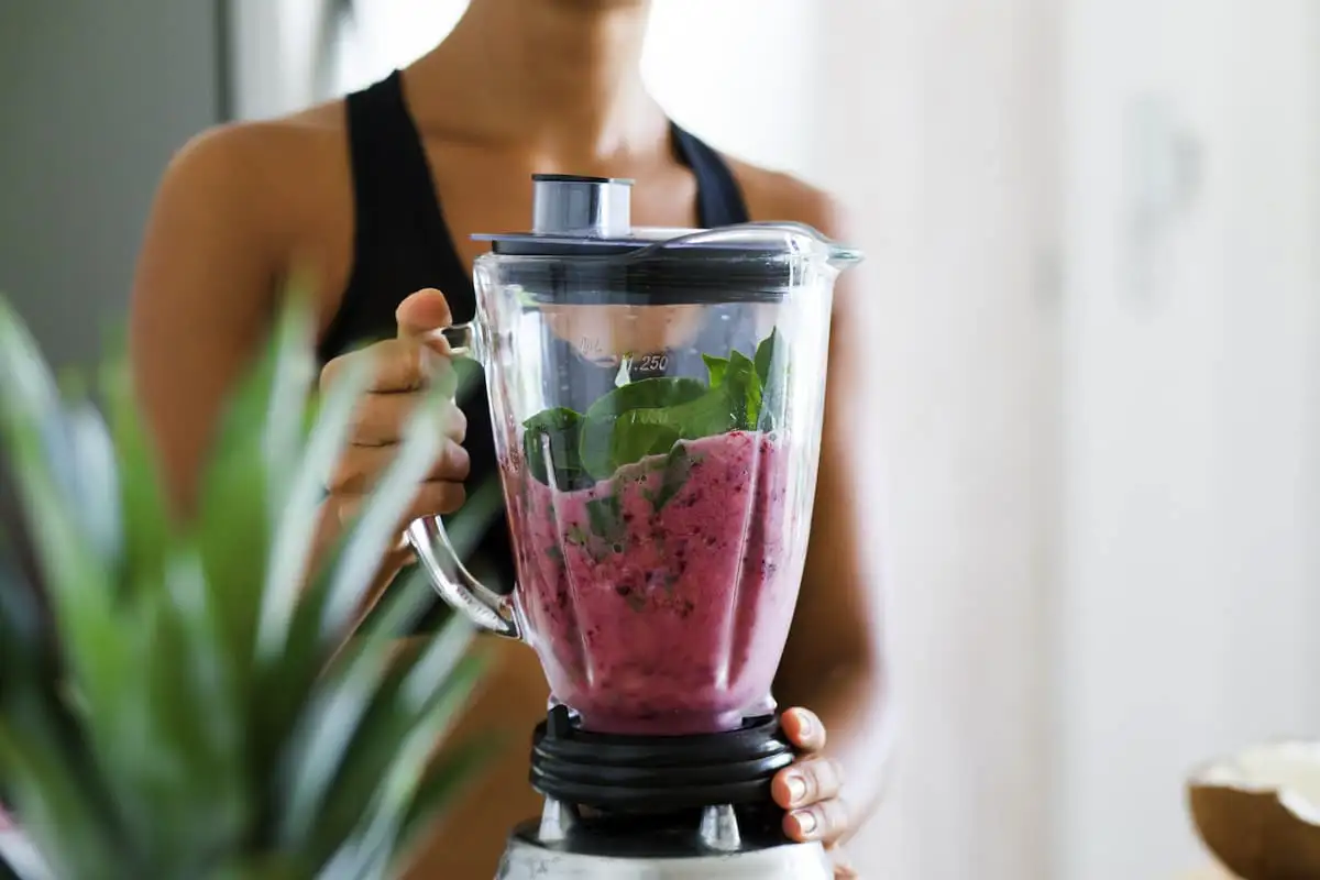 Marjat ja banaani smoothiessa: Näin vältät yllättävän sudenkuopan