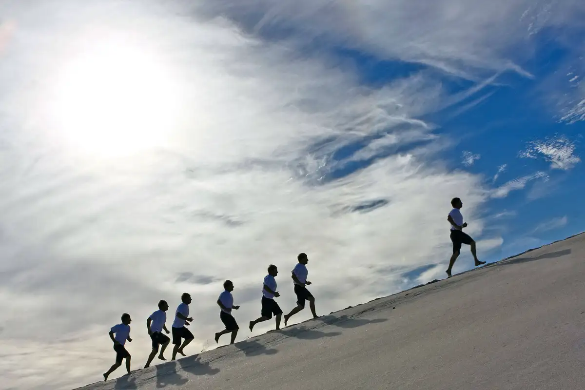 Stadionvaisto – miksi juoksemme muiden perässä vaikka tiedämme paremmin, ja miten lopettaa se ennen kuin on myöhäistä