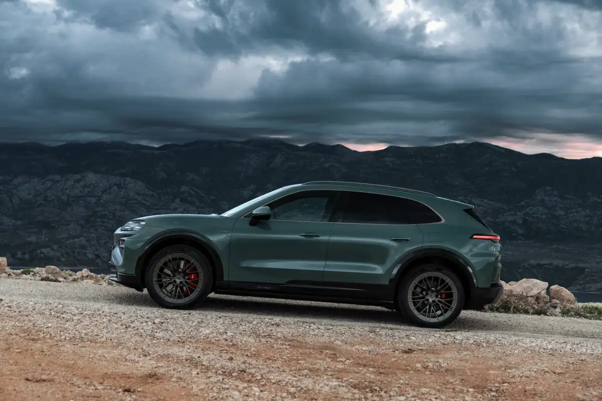 Maailman tehokkain katu Porsche ei ole 911 – se on yli 1 100-hevosvoimainen sähkö-SUV, joka kiihtyy nopeammin kuin useimmat superautot