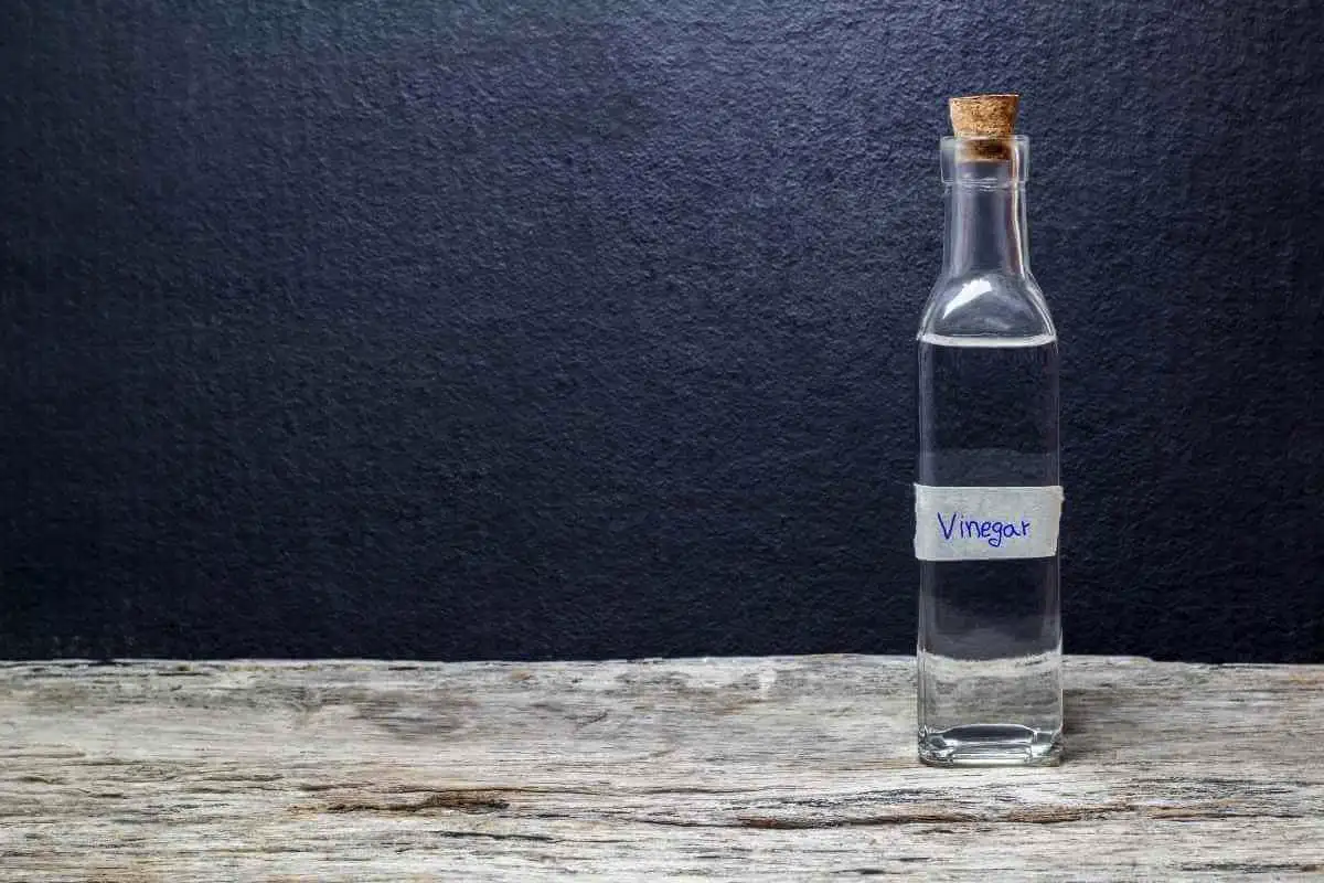 Kun huomaat tyynyn olevan täynnä keltaisia läiskiä ja tunkkaista hajua – näin saat sen jälleen täysin uudeksi alle tunnissa täysin ilmaiseksi