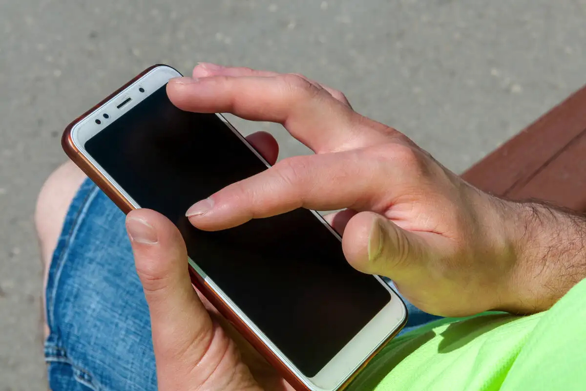 Uudelleen kunnostettu puhelin – miten tunnistat sen ja kannattaako ostaa?