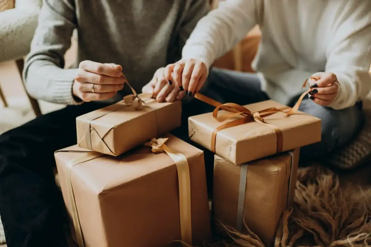12 sääntöä, joiden jälkeen et enää koskaan anna väärää lahjaa – ja vastaanottaja muistaa sinut ikuisesti