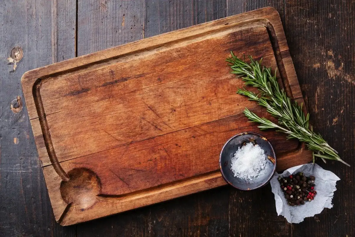 Puisten leikkuulautojen puhdistus: 5 luonnollista tapaa, jotka pitävät laudat uudenveroisina vuosia